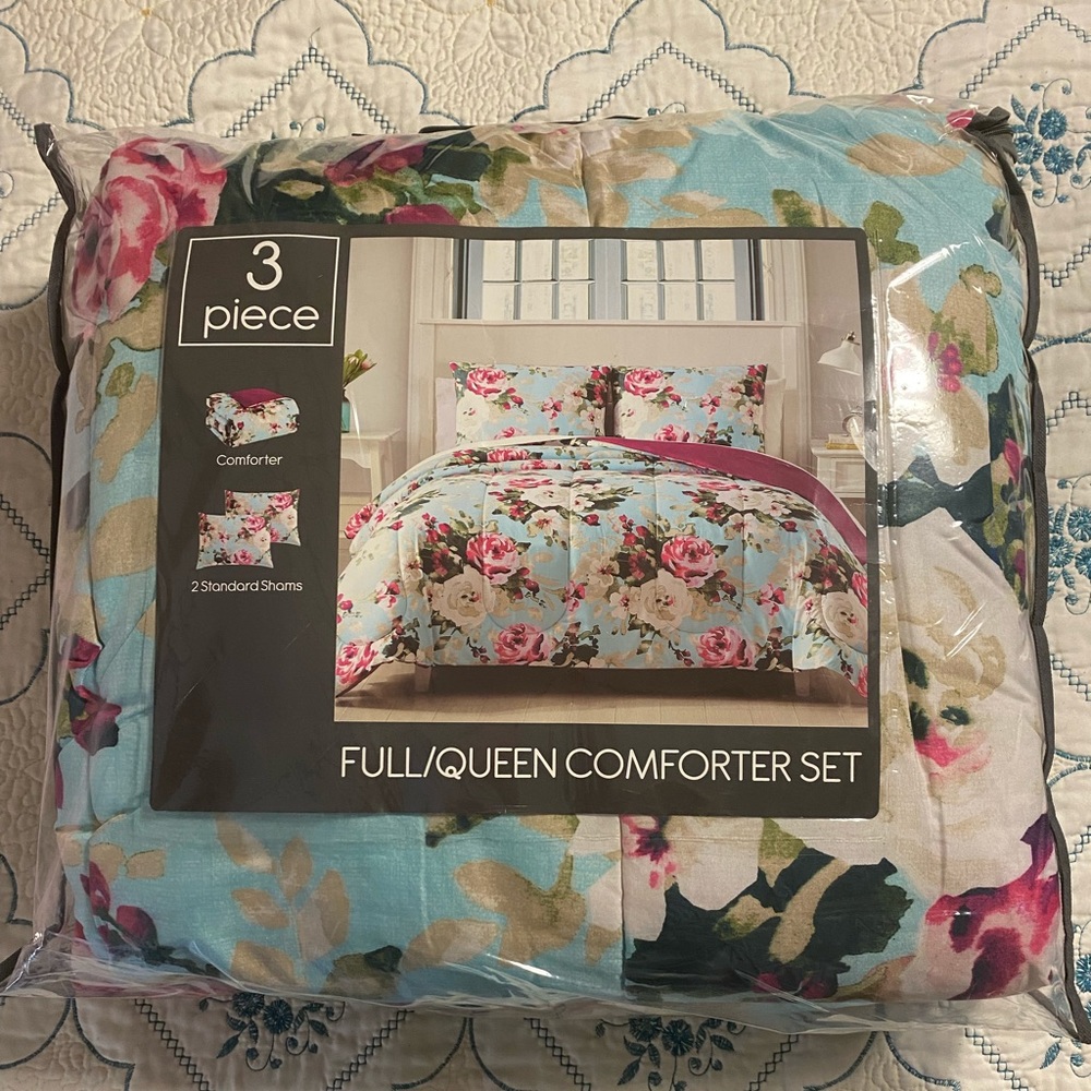 Brand new floral comforter set